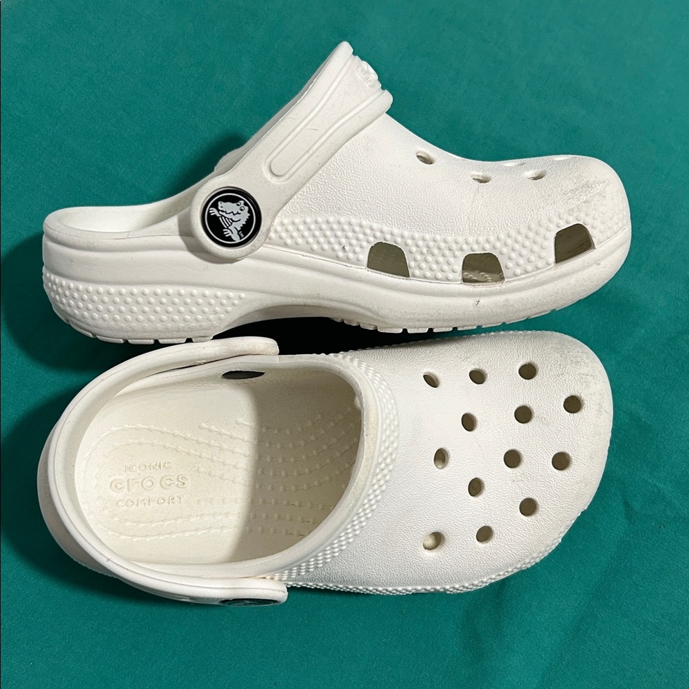 Kids White Clogs Sz: C9 - Picture 5 of 8